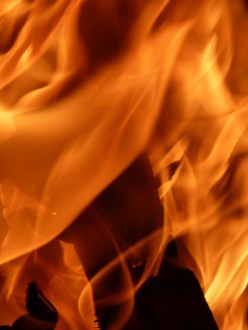 Close up on bonfire