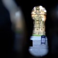 Keyhole looking through to Holyrood Palace in Edinburgh